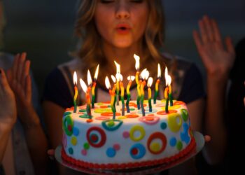 Красиві привітання для сестри в її День Народження!