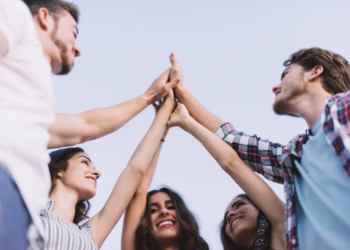 Вітання з Днем молоді