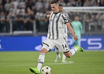 Ювентус викупить Міліка у Марселя | Футбол |