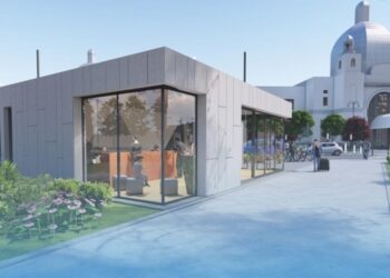 На площі Двірцевій у Львові висадять понад 13 багаторічних трав