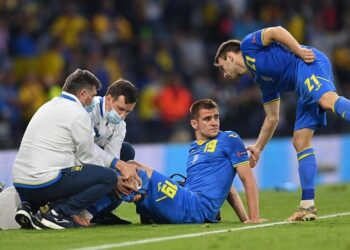 П’яна бійка, травма і тренд! Топ-3 відео за участю Артема Бесіда | Футбол |