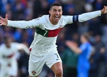 Роналду оновив два світових рекорди | Футбол |