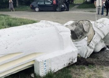 Схожа на Тимошенко: на Львівщині селяни не давали демонтувати пам’ятник радянській колгоспниці (відео) — Львівщіна