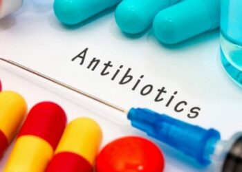 Чим загрожує неконтрольоване призначення і вживання антибіотиків. Пояснення медиків