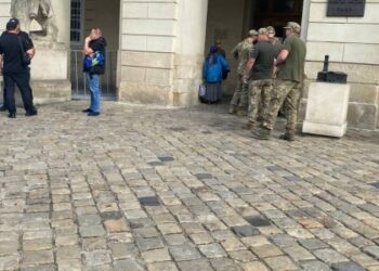 Депутатам Львівської міськради роздаватимуть повістки (фото)