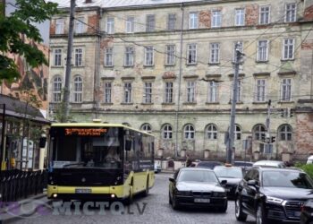 До котрої години курсують міські автобуси у Львові