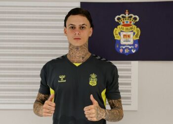 Іспанський клуб вигнав футболіста, якого підтримав під час судового процесу | Футбол |