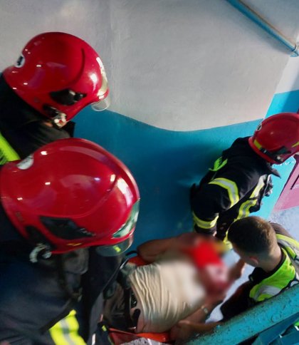 Рятувальники у Сколе надали медикам доступ до чоловіка, який потребував допомоги