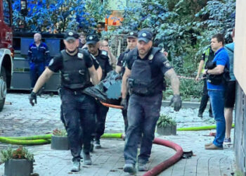 Російська ракета влучила в багатоповерхівку у Львові, є загиблі: що відомо про трагедію