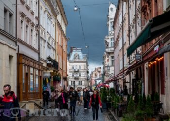 Сьогодні у Львові перекриють частину вулиць. Як курсуватиме громадський транспорт