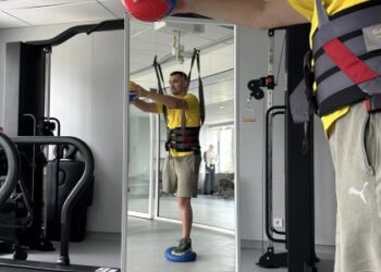 Страждає від фантомного болю, але хоче боронити країну: у Львові проходить реабілітацію воїн, який втратив ногу