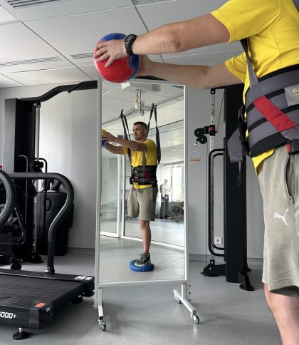 Страждає від фантомного болю, але хоче боронити країну: у Львові проходить реабілітацію воїн, який втратив ногу Страждає від фантомного болю, але хоче боронити країну: у Львові проходить реабілітацію воїн, який втратив ногу