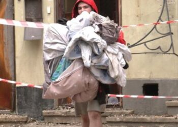 «Там майже нічого не має»: львів’яни з пошкодженого будинку розповіли про свої оселі