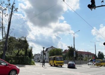 Тестування світлофорів та нова розмітка: у «Львівавтодорі» розповіли про роботу за тиждень