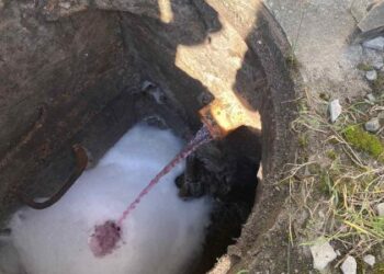 У Львові на території садового кооперативу виявили витоки невідомої речовини