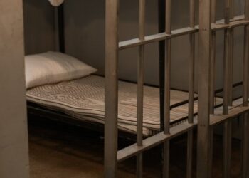 У Львові суд посилив покарання чоловіку, який скоїв розбійний напад на літню жінку