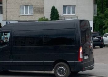 У Львові водій Opel заднім ходом наїхав на 92-річного чоловіка: потерпілого госпіталізували – Надзвичайні події