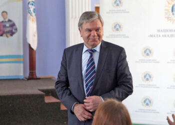 Випускники Львівського університету обурені, чому міністру освіти часів Кучми дали звання почесного доктора