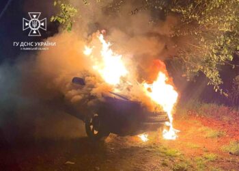 Вночі у Соснівці горів позашляховик Hyundai Santa Fe Червоноград