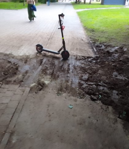 Все у багні: львів’янин показав, як виглядає перекопана велодоріжка на Кульпарківській