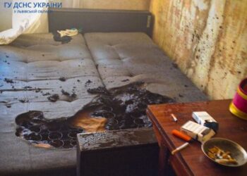 Через необережне куріння в багатоповерхівці у Новому Роздолі спалахнула пожежа — Львівщіна