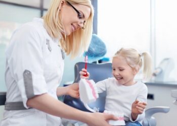 Чи можна дітям робити анестезію та ставити брекети лише на одну щелепу. Міфи та правда про дитячу стоматологію