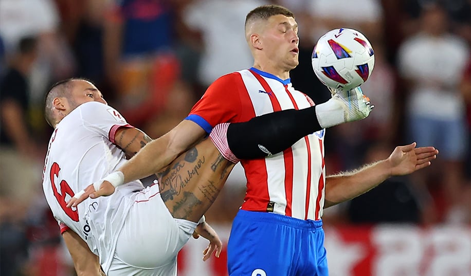 Довбик – другий найгірший гравець матчу з Севільєю. У Циганкова – середня оцінка