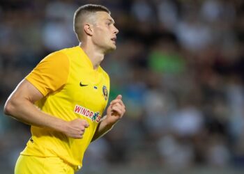 Довбик – у делегації «Дніпра-1» на матч-відповідь з «Панатінаїкосом» | Футбол |
