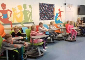 Естонія зобов’язала дітей українських біженців відвідувати місцеві школи – Світ