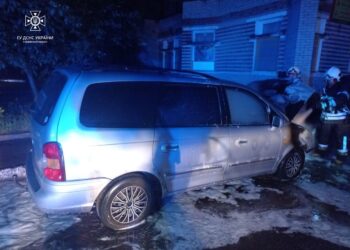 Горіли автомобілі у Червонограді та Добрячині