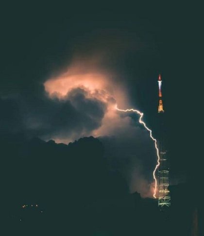 Гроза та пориви вітру: на Львів насувається негода