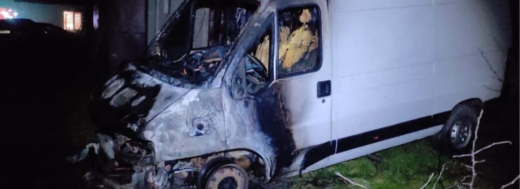 Хотіли налякати: на Львівщині судитимуть двох чоловіків, які підпалили мікробус товариша