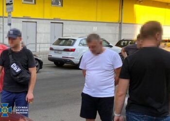 Львів’янин був учасником банди, яка хотіла продати пів мільйона підроблених доларів у Києві