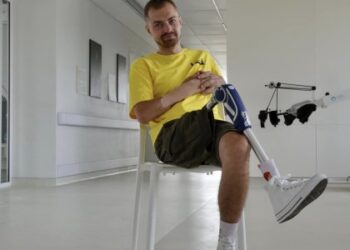 Львівські лікарі вживили у кістку протез пораненому військовому — Львівщіна