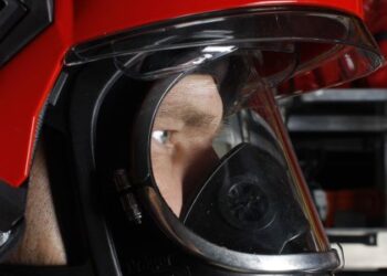 На Львівщині горів житловий будинок: вогонь знищив речі та пошкодив авто — Львівщіна