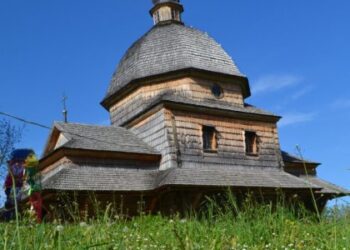 На Львівщині оцифрують одну з найдавніших дерев’яних церков у селі Стара Скварява — Львівщіна