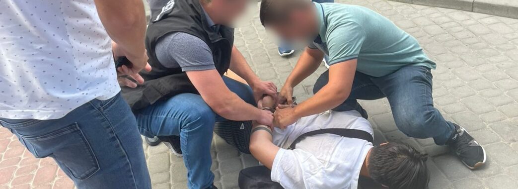 На Львівщині затримали чоловіка, який допомагав ухилянтам виїхати за кордон
