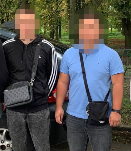 На Львівщині затримали священника, який переправляв за кордон чоловіка під виглядом диякона