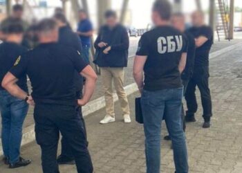Регулярно вимагав гроші: інспектора Львівської митниці затримали на хабарі – Надзвичайні події