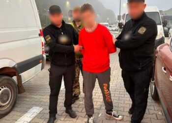 Сховала під ковдрою: громадянка Польщі намагалась вивезти за кордон 32-річного українця — Львівщіна