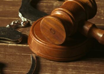 Торгував канабісом у під’їзді багатоповерхівки: у Львові затримали наркоторговця