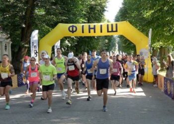 У Львові 250 людей бігли в пам’ять про загиблих Героїв (фото)