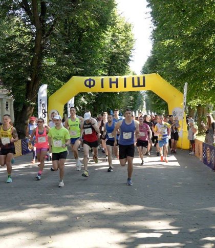 У Львові 250 людей бігли в пам’ять про загиблих Героїв (фото)