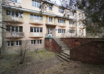 У Львові корпус лікарні під будівлю для переселенців хочуть реконструювати за 23 млн грн