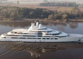В Італії розпочали масштабний ремонт на елітній яхті Путіна – Світ