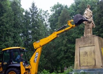 В одній із громад Львівщини демонтували вже 80% радянських пам’ятників