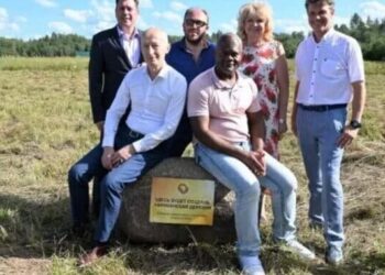 В Росії будують села для африканців: будуть вирощувати картоплю для корів – Світ