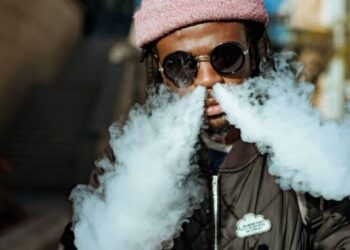 В США розробили електронну сигарету, що перевіряє вік курця – Світ