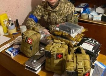 Військового медика з Львіщини нагородили медаллю за мужність