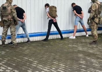 Використовували статус військовослужбовця: на Львівщині затримали банду рекетирів — Львівщіна